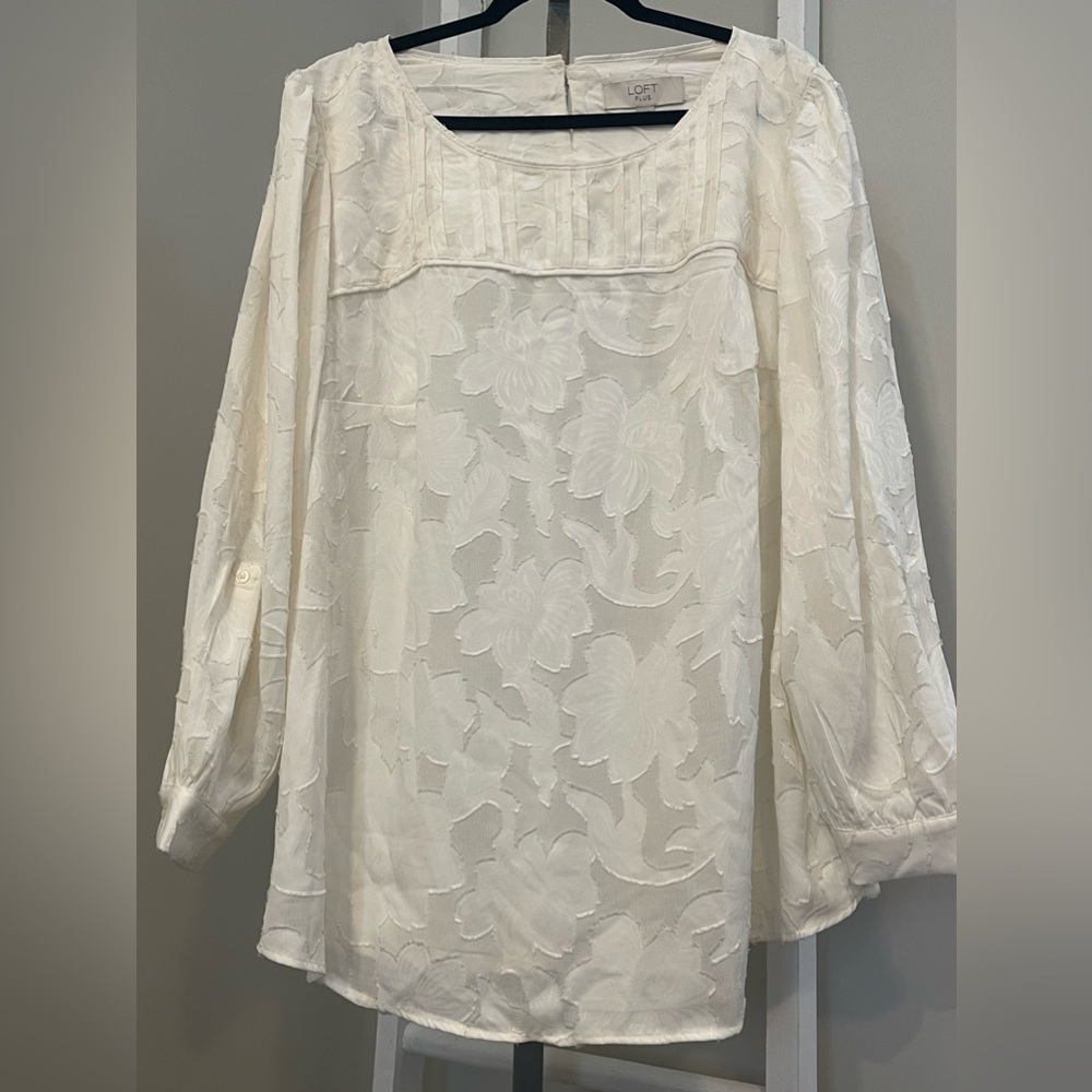 LOFT plus size 20 sheer ivory floral eyelash peplum convertible sleeve blouse